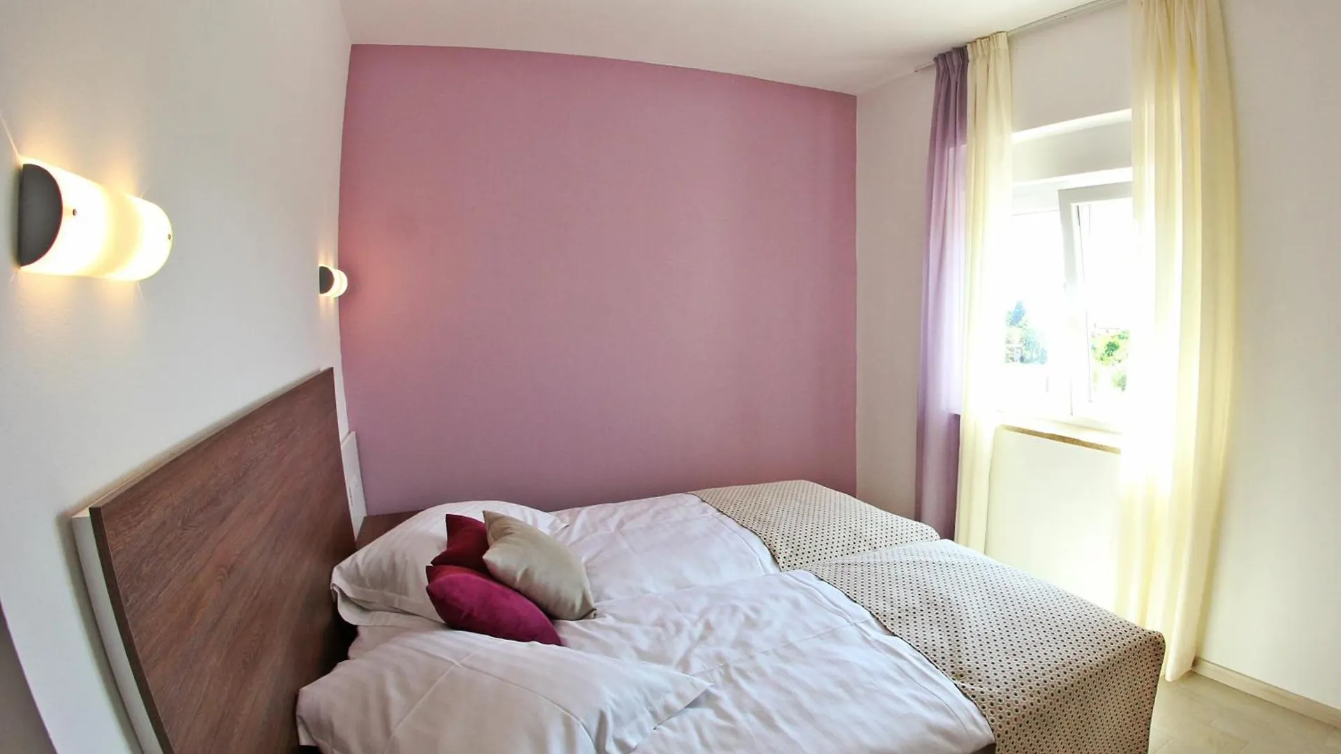 Villa Badi Lovrečica Pensionat